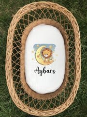 Ay Üzerinde Sevimli Aslan Tasarımı 4 Kat Müslin Örtü
