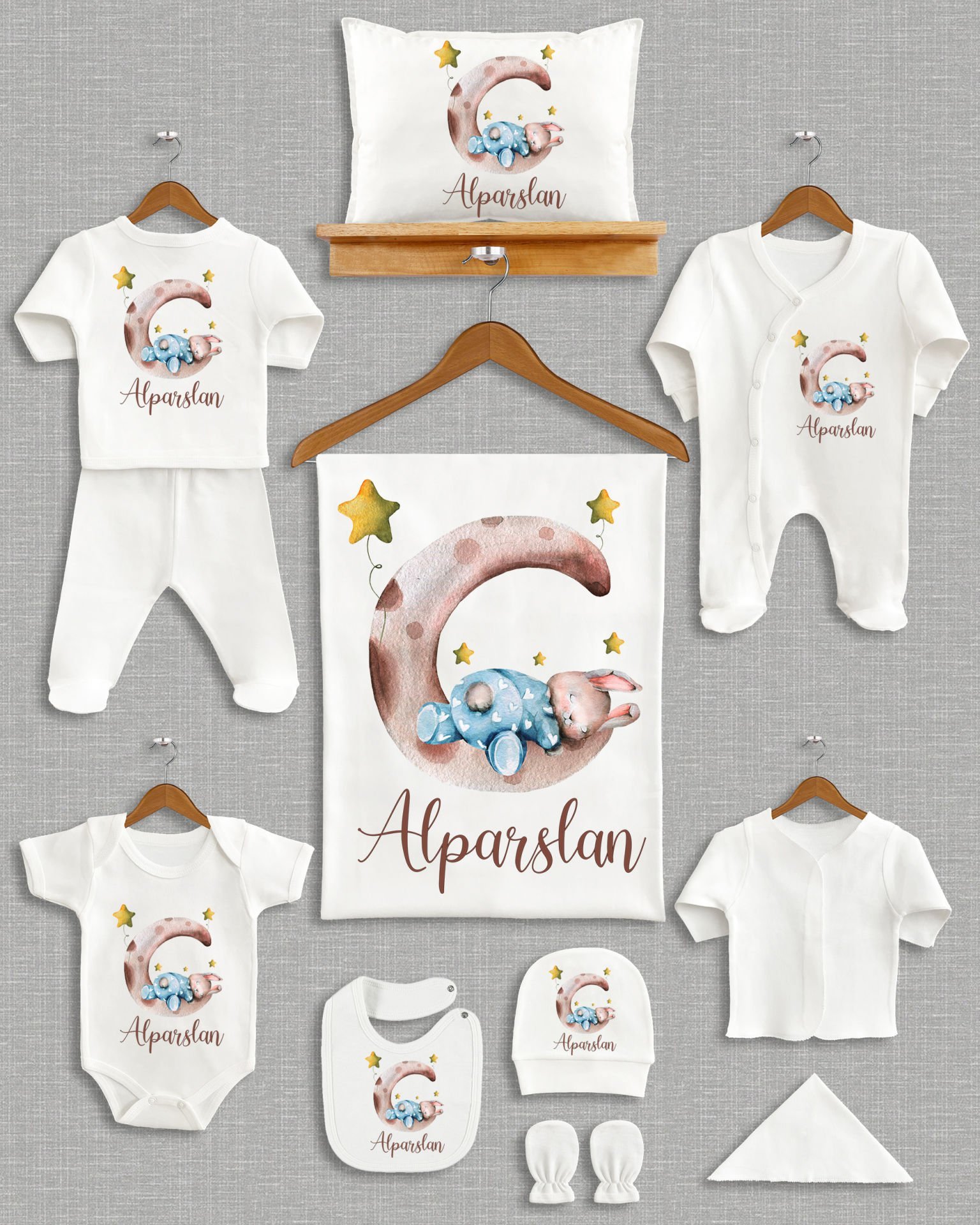 Ay Üzerinde Uyuyan Sevimli Tavşan Tasarımı 11'li Organik İsme Özel Hastane Çıkışı