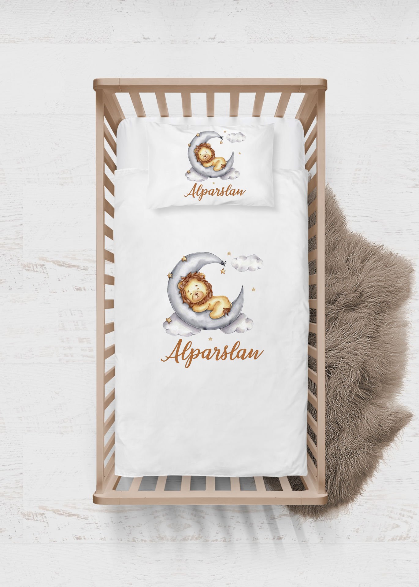 Ay Üzerinde Aslan Tasarımı Nevresim Takımı