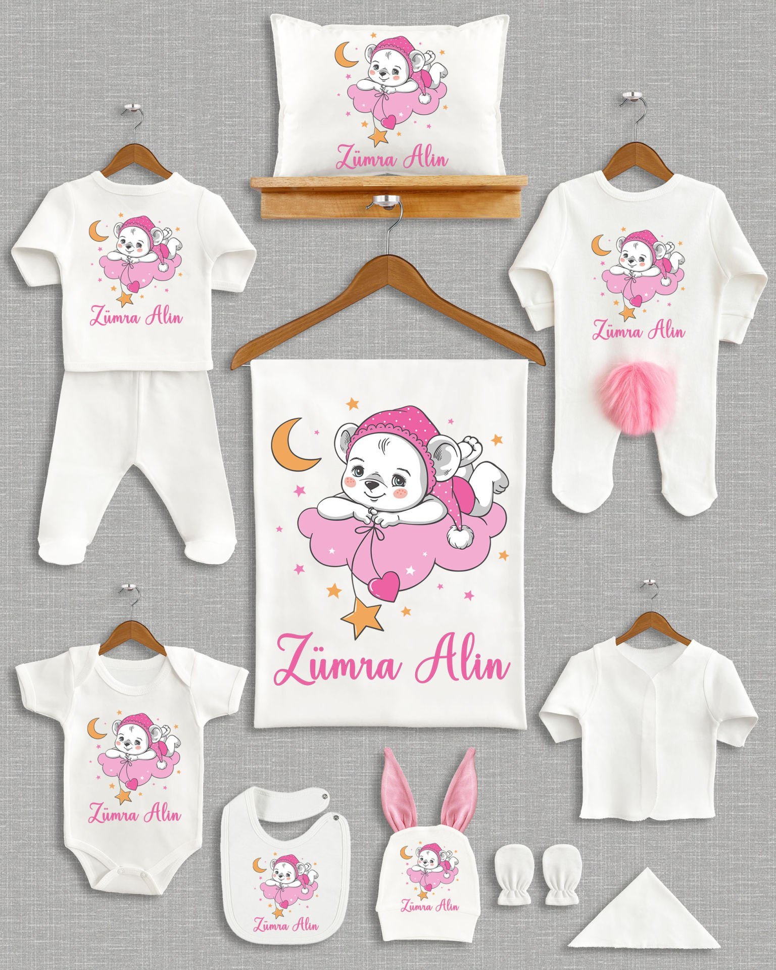 Pembe Bulut Üzerinde Uyuyan Sevimli Ayıcık Tasarımı Ponponlu Tavşan Kulaklı 11'li Organik Hastane Çıkışı