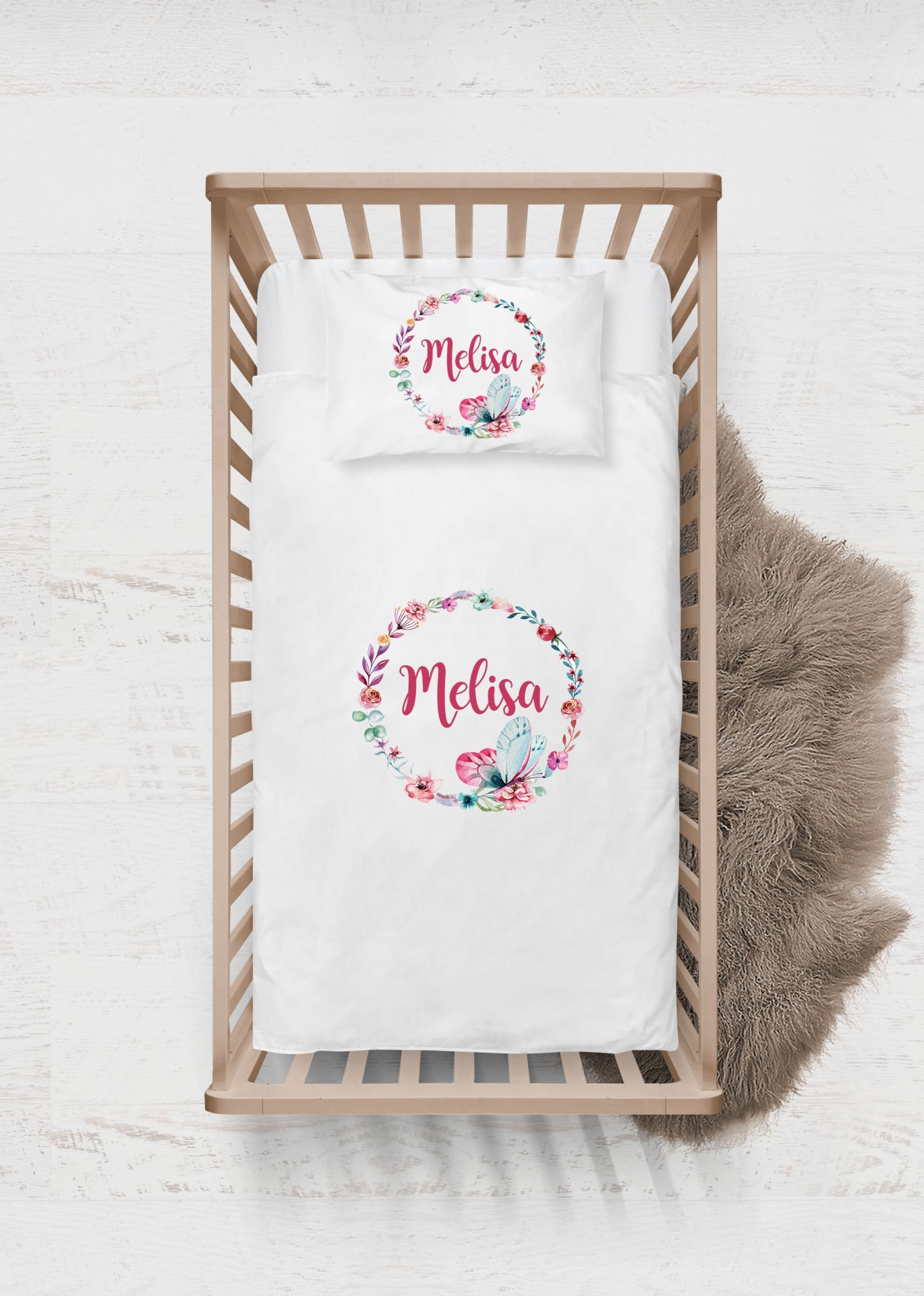 Kelebekli Çiçek Çelenk Tasarımı Nevresim Takımı