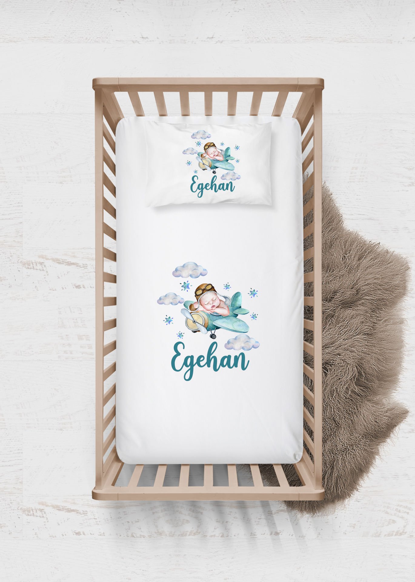 Uçakta Sevimli Bebek Tasarımı Çarşaf Seti